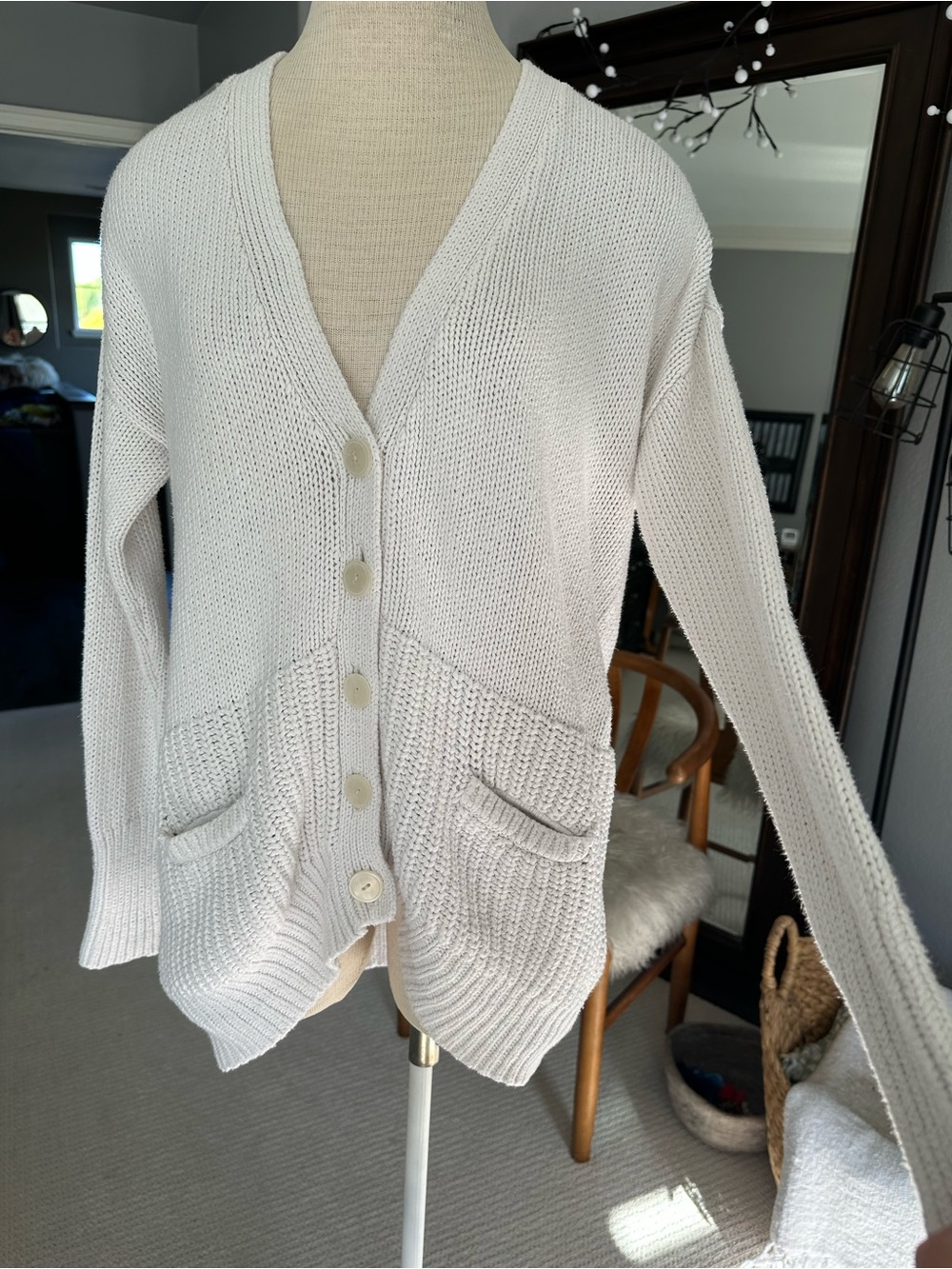 Victoria's Secret White Button-Up Knit Cardigan, size medium - Picture 5 of 13